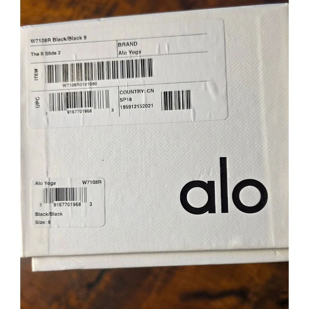 ALO YOGA THE IT SLIDE ATHELEISURE UNISEX NIB DUST BAG COASTAL BEACH